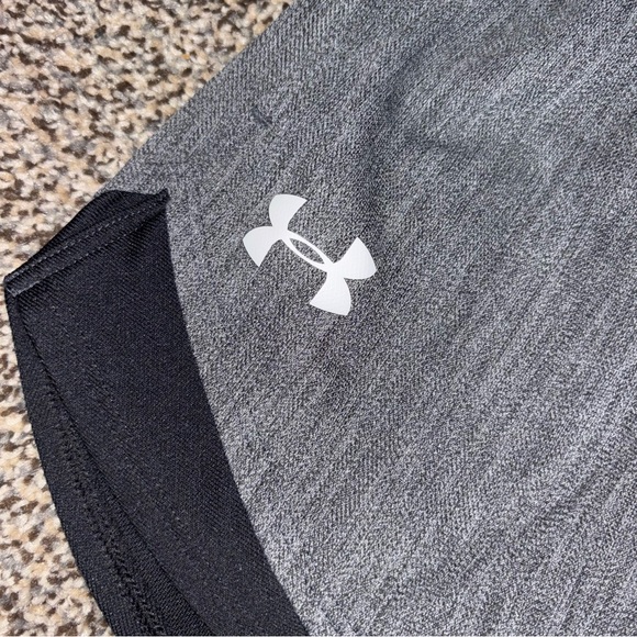 Large Under Armour UA Women's Black and Gray Athletic Shorts Running Workout - Picture 2 of 7